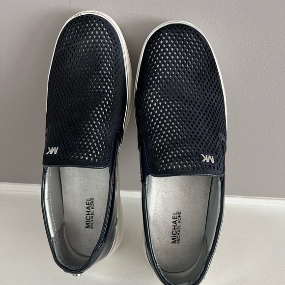 MK Patent Leather  Shoes - Picture 2 of 5